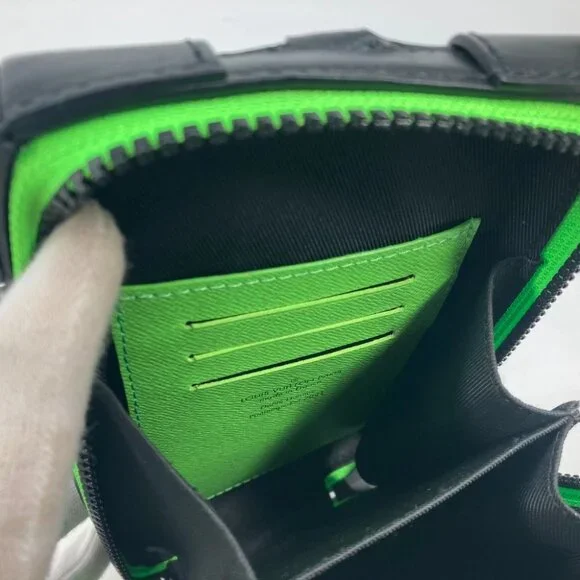 LOUIS VUITTON M80144 Monogram Soft Trunk-Phone Box Bag Pochette Shoulder Bag - Picture 8 of 14